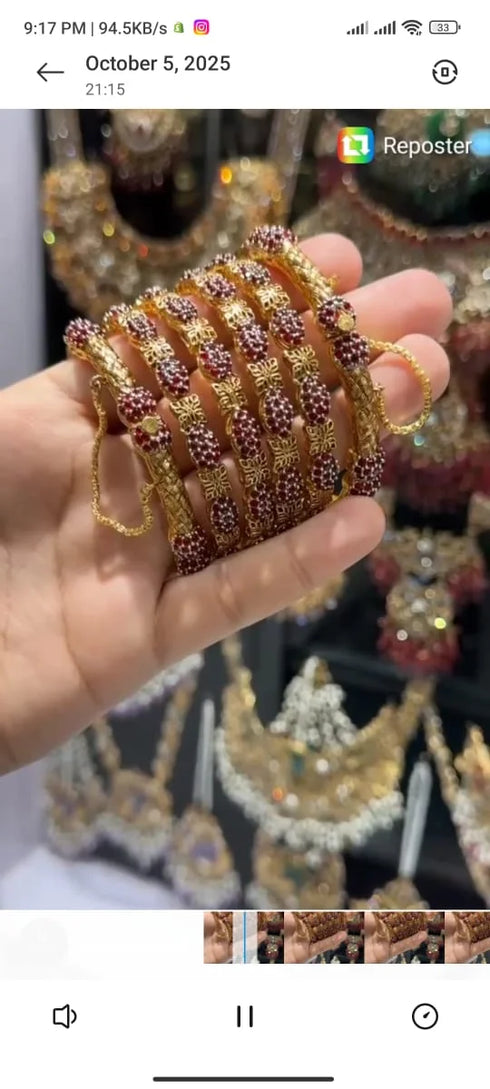 Royal Noir Sparkle Bangles 2 piece kare openbale